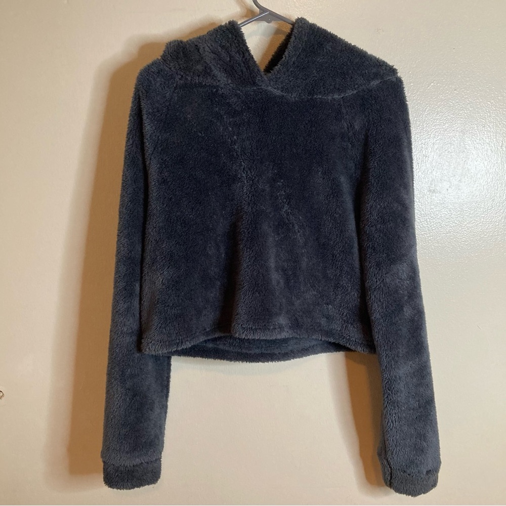 EARTHBOUND crop fuzzy pullover